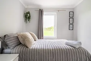 Cosy entire apartment with free on site parking - Image 2
