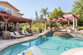 Adorable- Entire Guest House with Pool & Hot Tub! - Image 3