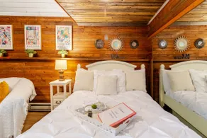 Cozy guest cottage with indoor fireplace - Image 3