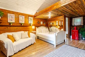 Cozy guest cottage with indoor fireplace - Image 2
