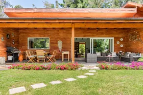House with a Heated Pool and Hot Tub - Image 4