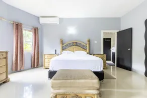 Spacious 2 bedrooms , with patio! - Image 2
