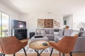 Lake San Marcos Gem. Walking Distance to Lake, Dining and Golf! - Image 3
