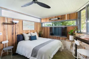 Serene lake & bush view modern industrial studio! - Image 2