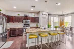 Upscale home near Goodyear Ballpark w/Jacuzzi - Image 5
