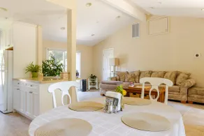 Spacious Cottage w/Vaulted Ceiling - Image 4