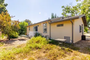 Spacious Cottage w/Vaulted Ceiling - Image 3