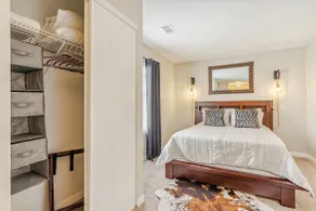 Denver, Colorado Bungalow - Image 3