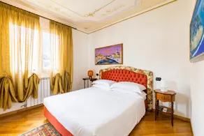 Frescoed 1BR (sleeps 4) | garage | 150m to beach - Image 3