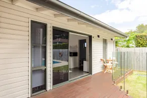 Slice of Paradise in Little Bay - Image 5