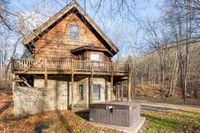 Private 42 Acre, sleeps 16+, Hot Tub, Games, Creek - Image 3