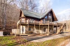 Private 42 Acre, sleeps 16+, Hot Tub, Games, Creek - Image 2