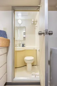 1-minute walk from popular Sangenjaya Station, rent one room in an apartment - Image 5