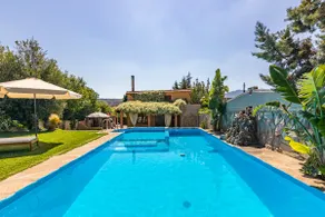 DM Elegant and Charming Villa - Image 2