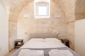 Stone House, outdoor Jacuzzi, Cisternino/Ostuni - Image 2