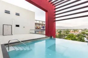 Luxe City View Apt in Kingston with Rooftop Pool - Image 5