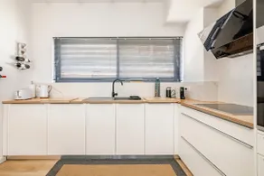 Charming Apartment in Chalandri - Image 5