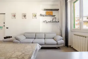 Elegant modern home - Image 5