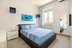 Elegant modern home - Image 4