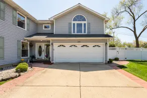 Home in Glen Ellyn - Image 2