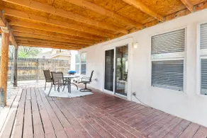 Spacious. Garage. Local Connections. - Image 4