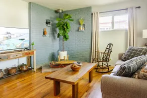 Charming Rustic Retreat Near Airport & Midtown - Image 3