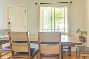 Charming Rustic Retreat Near Airport & Midtown - Image 5
