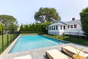 3 BR/Pool. Walk to Beach & Town! - Image 2