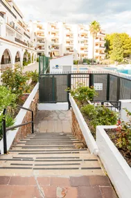 Ground floor with AC, terrace, pool, beach and mountain - Image 4
