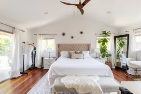 Luxe Studio/King Bed/Beach Close - Image 4