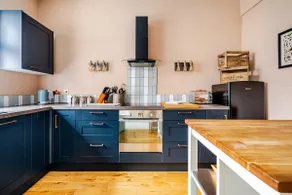 Interior Design Two Bedroom Duplex Near London Harry Potter - Image 2