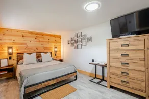 The Traveler’s Nook | Cozy Retreat w/Parking - Image 3