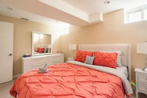 Charming 2-BDR Apt | Private Entry | Self Check-in - Image 2