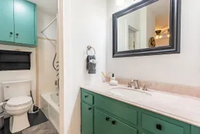 Mid-Century Austin Escape! - Image 5
