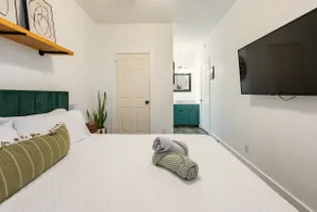 Mid-Century Austin Escape! - Image 3