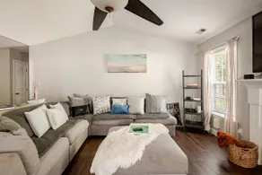 The Deras cozy house! - Image 3