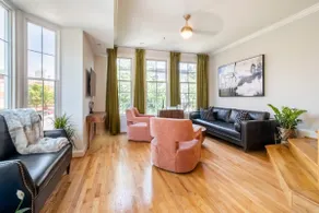 Luxury Townhouse. Roof Deck. Patios & Parking - Image 4
