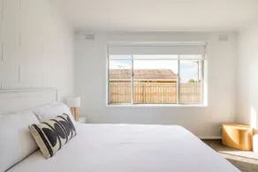 Sleeps 5 with Free WIFI & Netflix - Image 4
