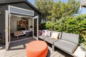 Le Petit Beit - Modern Studio in Rockridge - Image 2