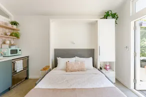 Le Petit Beit - Modern Studio in Rockridge - Image 5