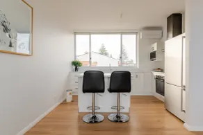 1 BR Oceanview - Glenelg South - Image 5