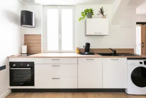 Modern studio close to the center - Image 5