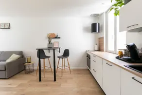 Modern studio close to the center - Image 4