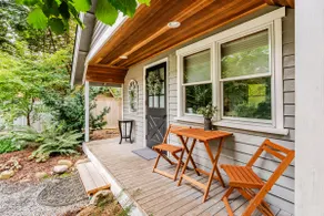 Witch Hazel Cottage with Jacuzzi tub & fireplace - Image 5