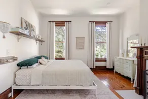 Elegant Historic Suite — Balcony & Fireplace - Image 3
