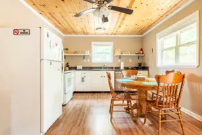 Hemlock hideaway - Image 3