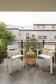 Alexander Apartment Cooks Hill - Image 5