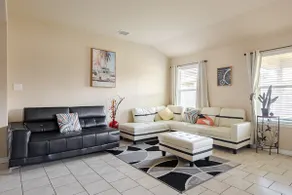 Gorgeous 5 bedroom home in Schertz, San Antonio - Image 2