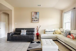 Gorgeous 5 bedroom home in Schertz, San Antonio - Image 4
