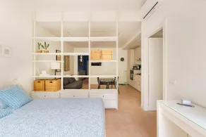 Opera Studio - large studio apartment with parking space - Image 3